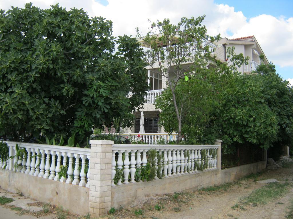 Apartments Nestor Tribunj  Luaran gambar