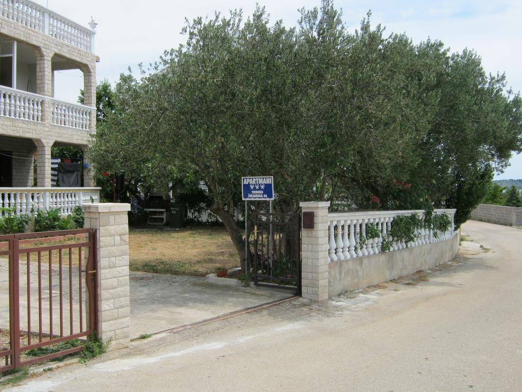 Apartments Nestor Tribunj  Luaran gambar